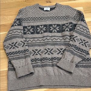 Old Navy Gray and Black Patterned Crewneck Sweater